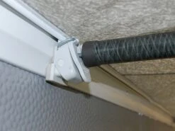 Isabella Fix On II Voortentclips 5 Isabella Fix On II Voortentclips -Outdoor Kampeerwinkel isabella fixon2 dakstang 1 ecommerce c67d